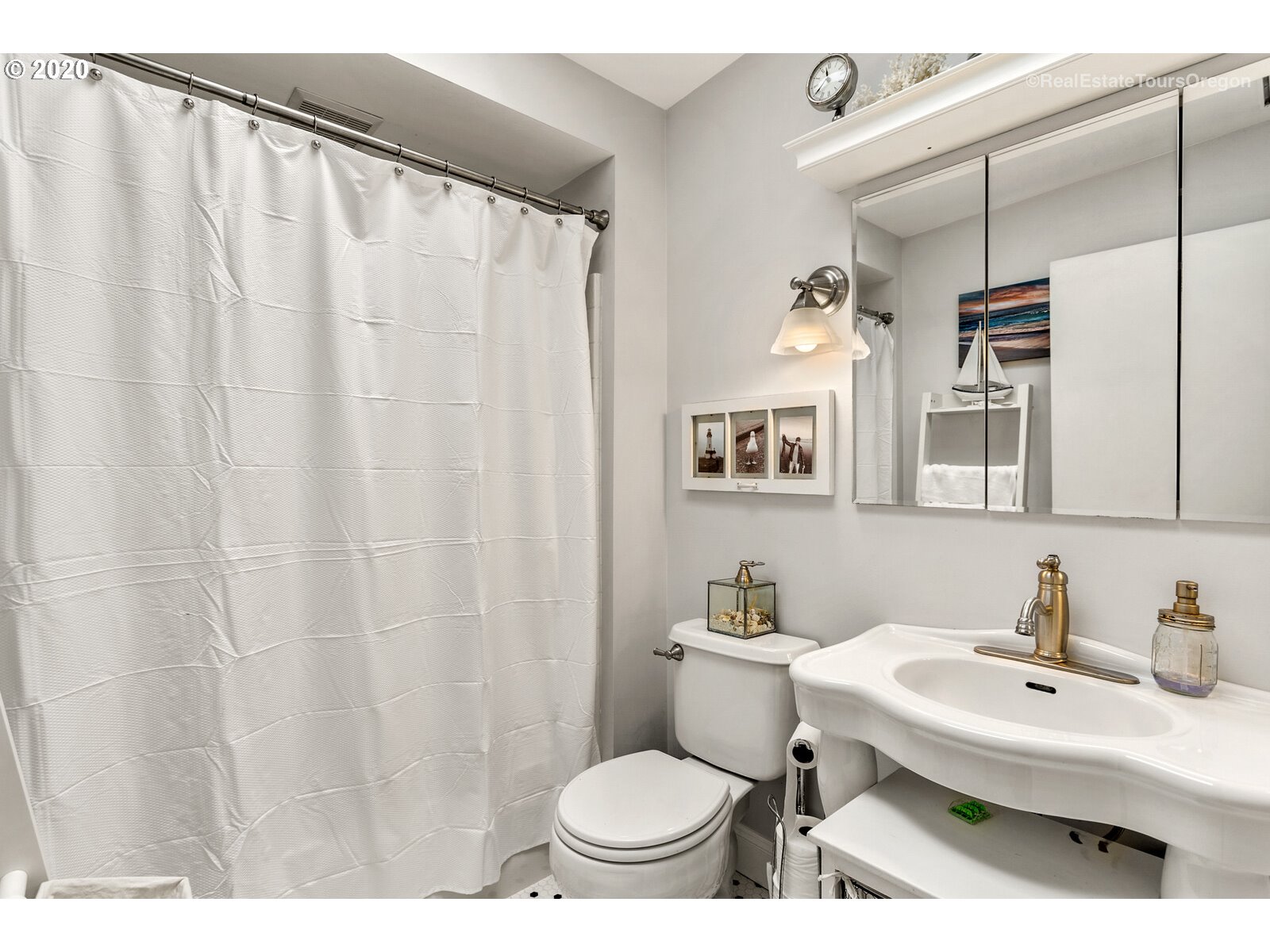 6060 Southwest Taylors Ferry Road Portland, OR 97219 - Photo 19 of 32 Gallery Image 19