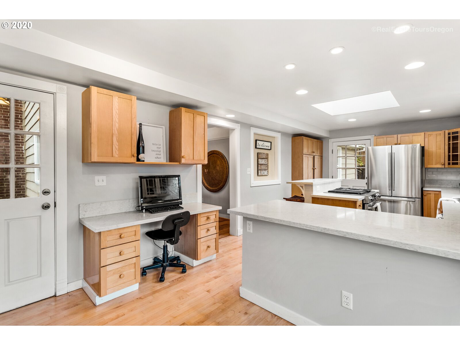 6060 Southwest Taylors Ferry Road Portland, OR 97219 - Photo 8 of 32 Gallery Image 8
