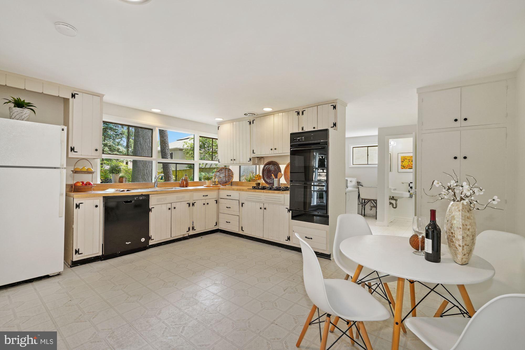 5403 Greystone Street Chevy Chase, MD 20815 - Photo 11 of 33 HUGE Table Space Kitchen