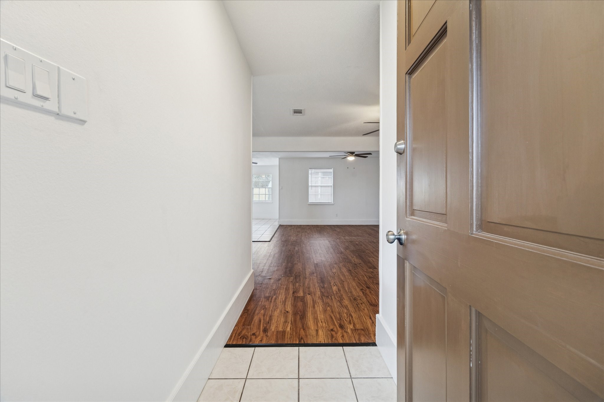 431 Hummingbird Lane Houston, TX 77060 - Photo 13 of 22 a view of a hallway