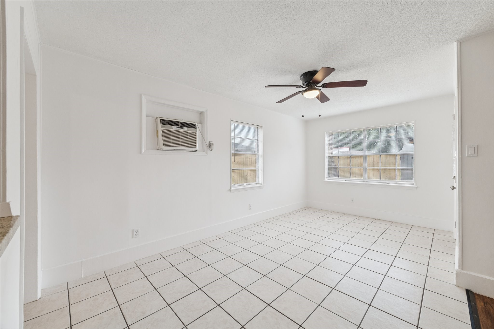 431 Hummingbird Lane Houston, TX 77060 - Photo 14 of 22 a view of an empty room and window