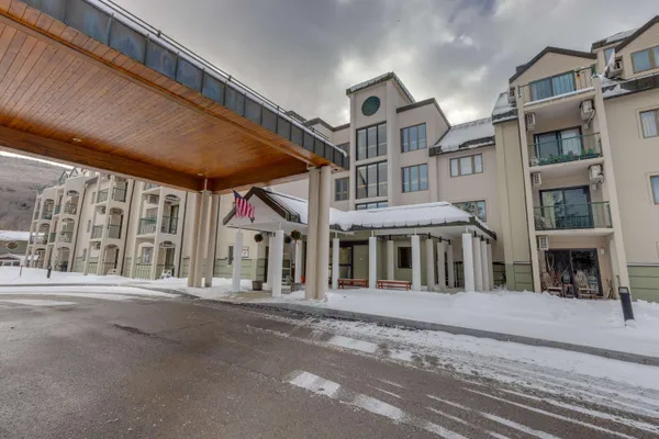 $389,000 | 48 Cooper Memorial Drive, Unit 413, Lincoln, NH 03251