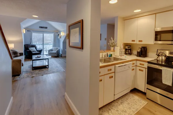 $389,000 | 48 Cooper Memorial Drive, Unit 413, Lincoln, NH 03251
