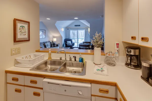 $389,000 | 48 Cooper Memorial Drive, Unit 413, Lincoln, NH 03251