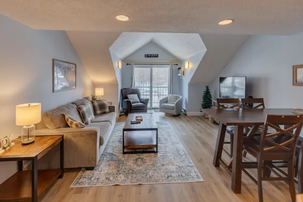 $389,000 | 48 Cooper Memorial Drive, Unit 413, Lincoln, NH 03251