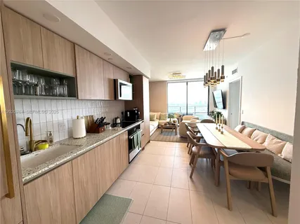 $1,700,000 | 159 Northeast 6th Street, Unit 4016, Miami, FL 33132