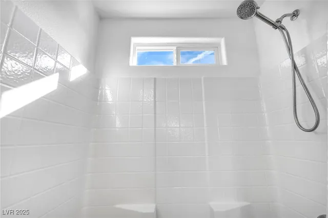 $2,000 | 4054 East Tonopah Avenue, Las Vegas, NV 89115