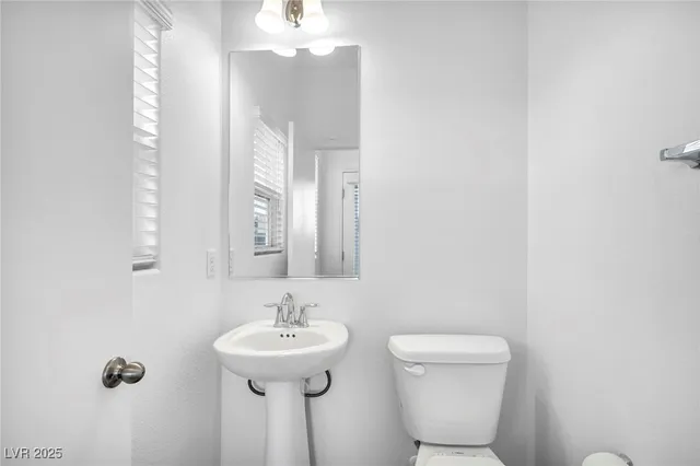 $2,000 | 4054 East Tonopah Avenue, Las Vegas, NV 89115