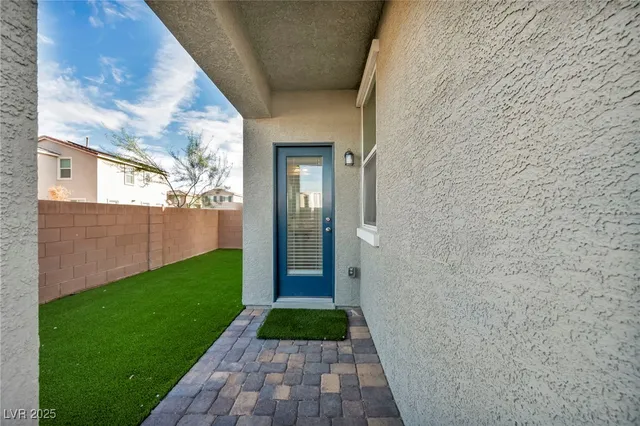 $2,000 | 4054 East Tonopah Avenue, Las Vegas, NV 89115