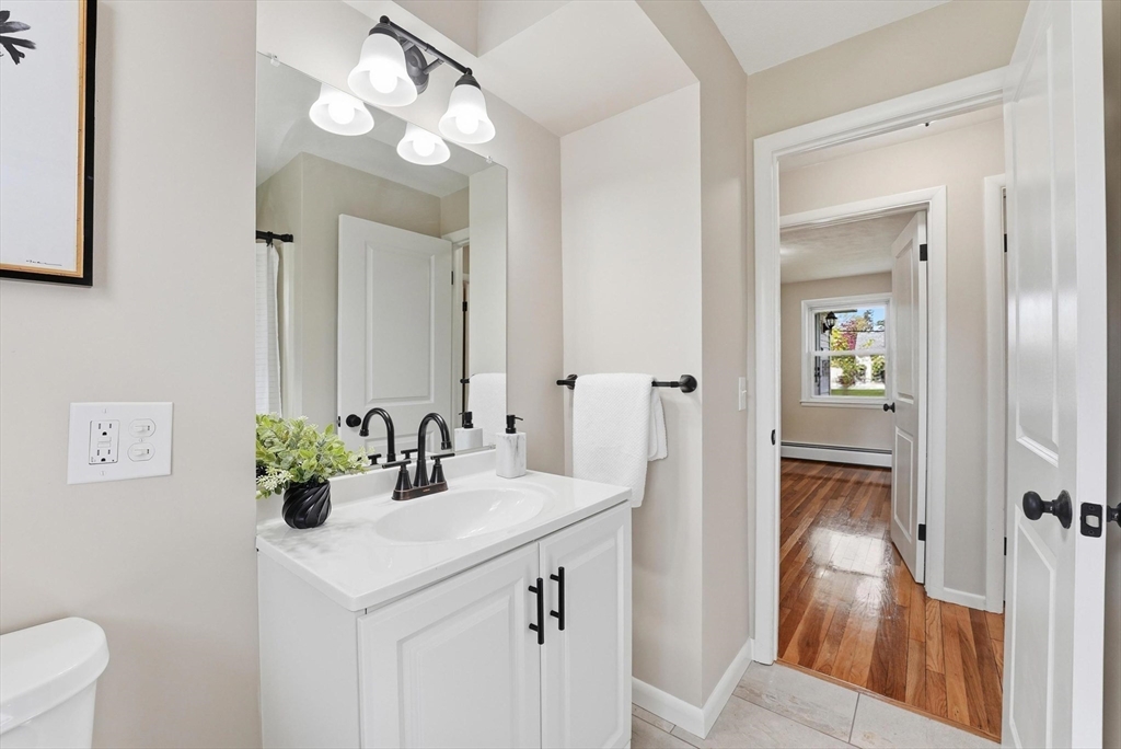 129 Cooper Street Springfield, MA 01108 - Photo 12 of 37