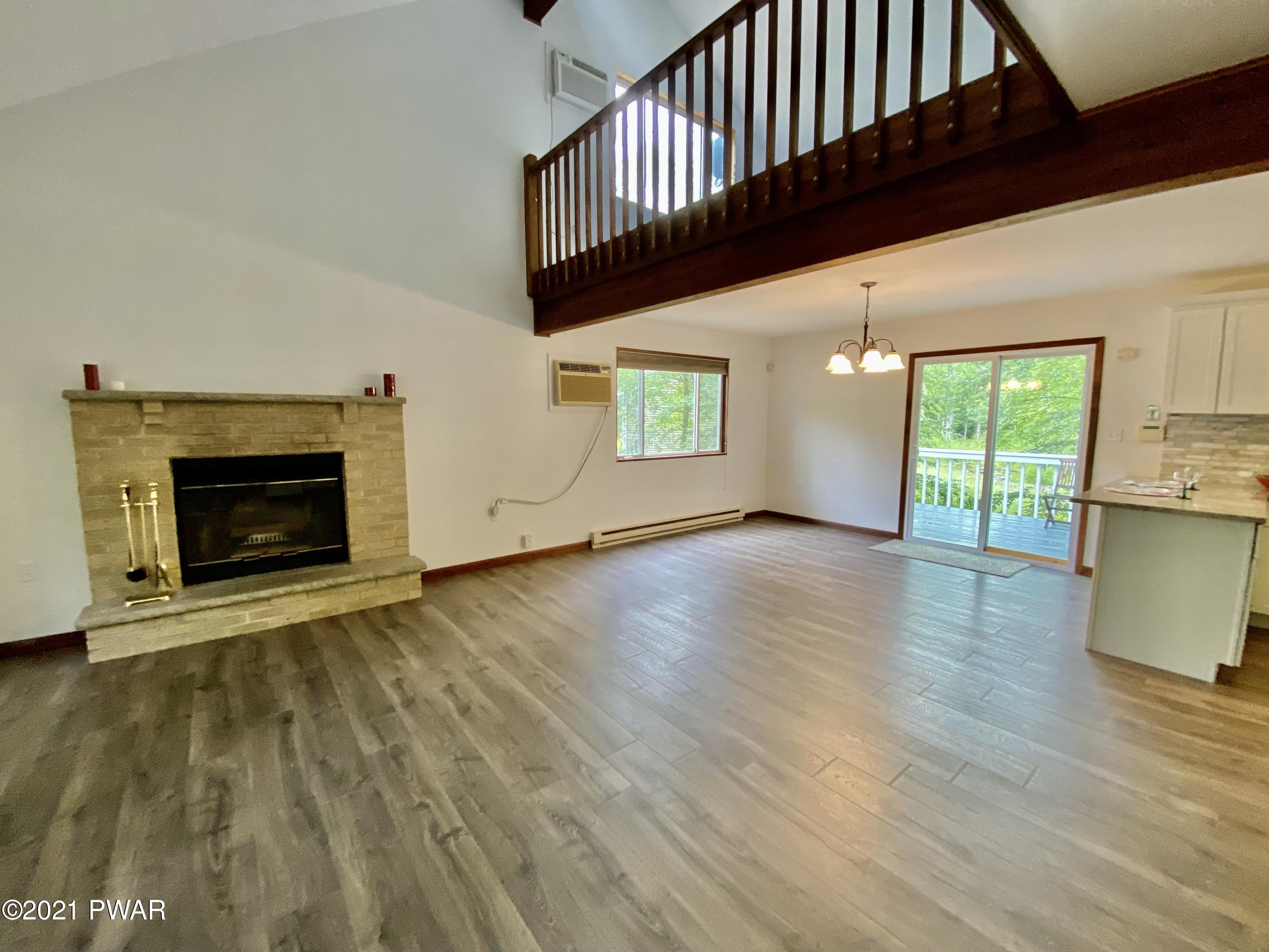 1007 Lancaster Drive Bushkill, PA 18324 - Photo 4 of 29 Entrance