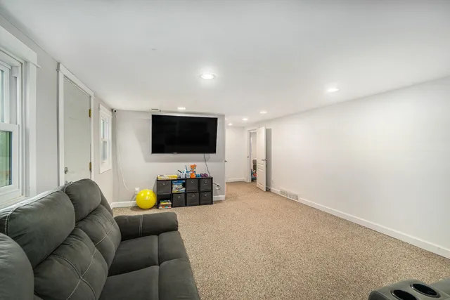 $395,000 | 8035 48th Avenue, Hudsonville, MI 49426