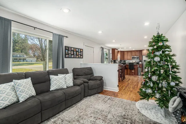 $395,000 | 8035 48th Avenue, Hudsonville, MI 49426