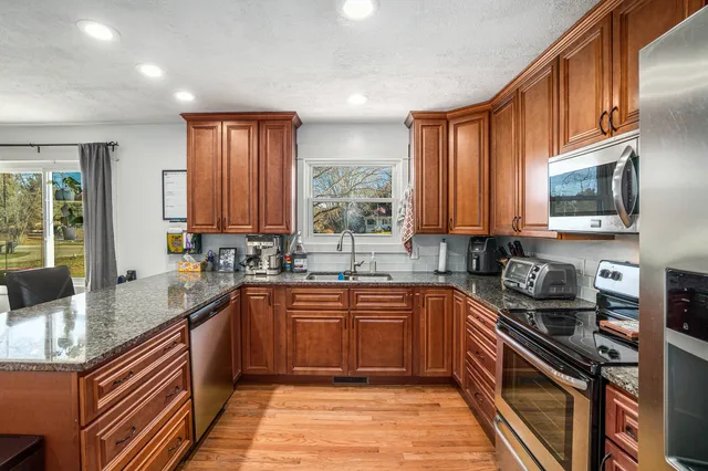 $395,000 | 8035 48th Avenue, Hudsonville, MI 49426