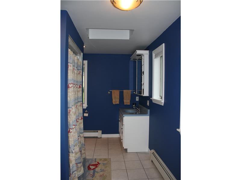 239 Seaside Drive Jamestown, RI 02835 - Photo 12 of 21 Master Bath/Spa.