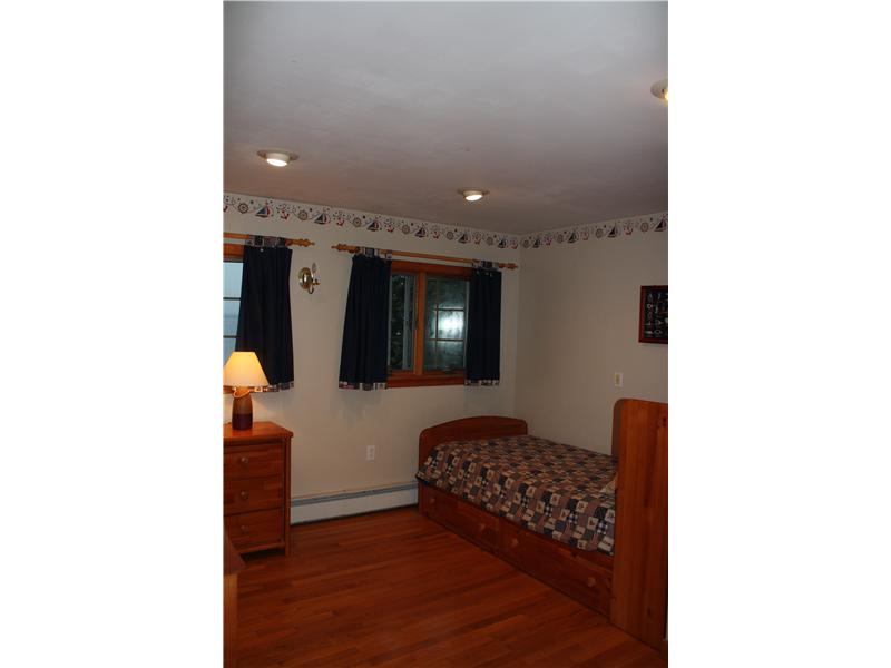 239 Seaside Drive Jamestown, RI 02835 - Photo 13 of 21 Bedroom.