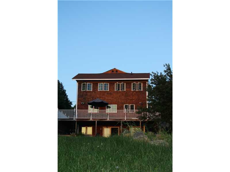 239 Seaside Drive Jamestown, RI 02835 - Photo 2 of 21 Exterior Back.