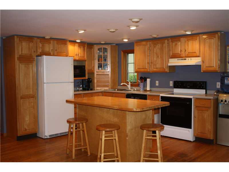 239 Seaside Drive Jamestown, RI 02835 - Photo 5 of 21 Kitchen.