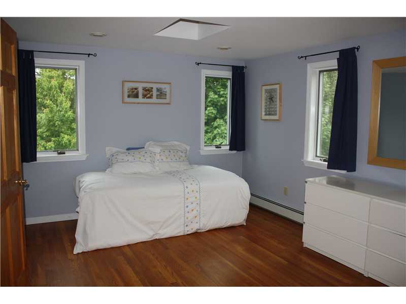 239 Seaside Drive Jamestown, RI 02835 - Photo 10 of 21 Bedroom.