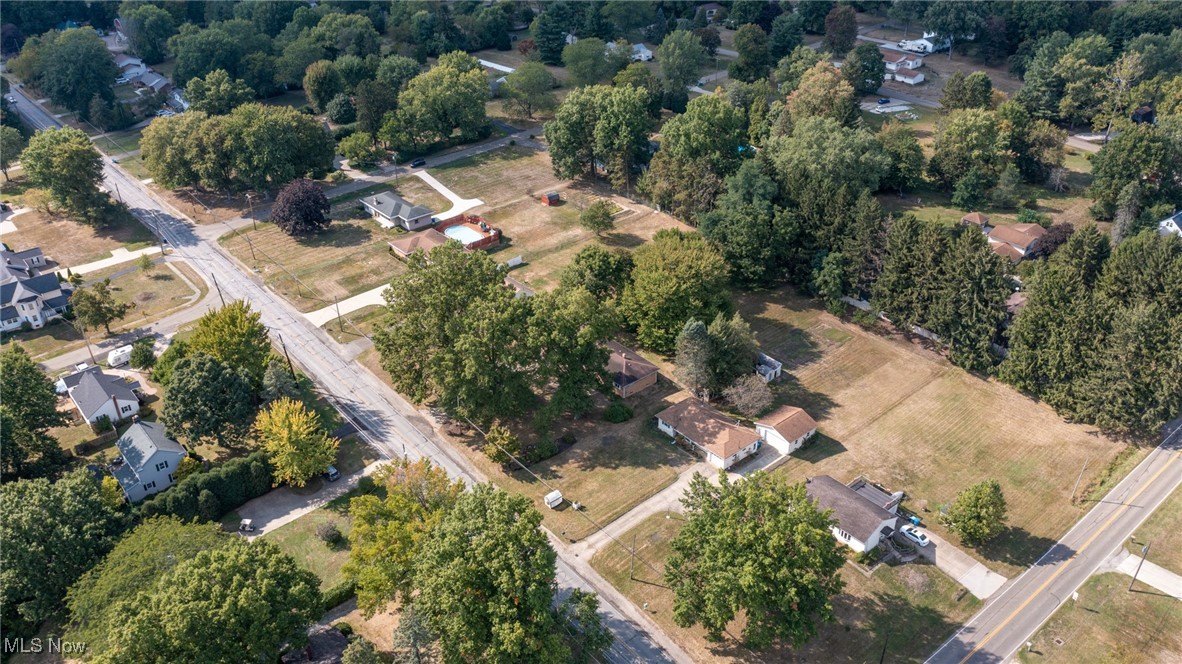 3433 Greenwich Road Barberton, OH 44203 - Photo 36 of 41 The home has great tree coverage!!