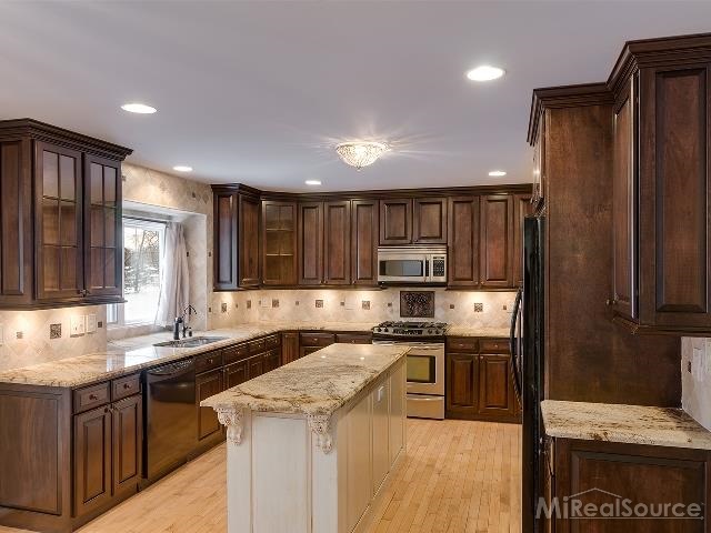 1948 South Shore Drive Rochester Hills, MI 48307 - Photo 6 of 20