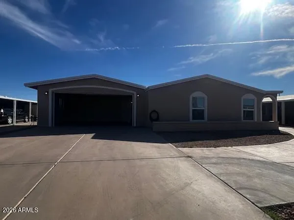 $1,975 | 9517 East Navajo Place, Chandler, AZ 85248