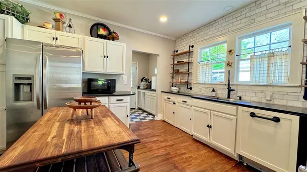 $349,900 | 205 Elm Drive, Terrell, TX 75160