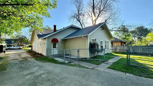 $349,900 | 205 Elm Drive, Terrell, TX 75160