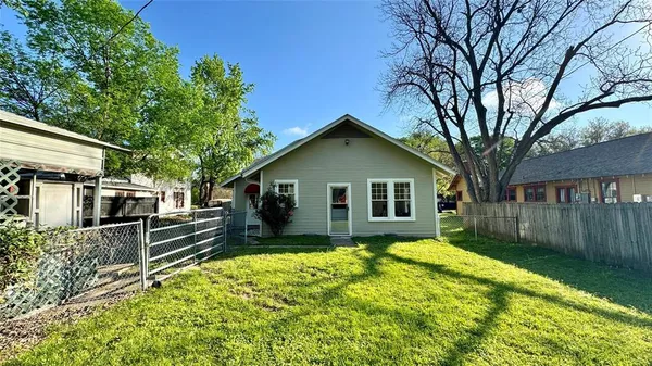 $349,900 | 205 Elm Drive, Terrell, TX 75160