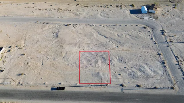 a view of a painting of the wall