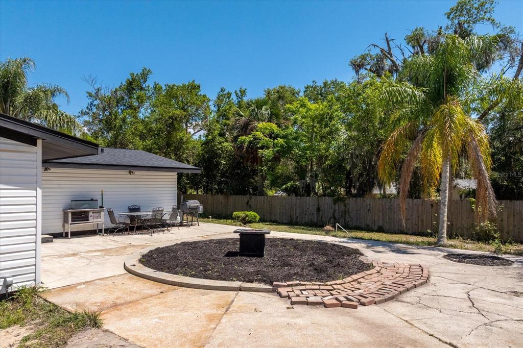 160 Deerpath Road DeBary, FL 32713 - Photo 30 of 38