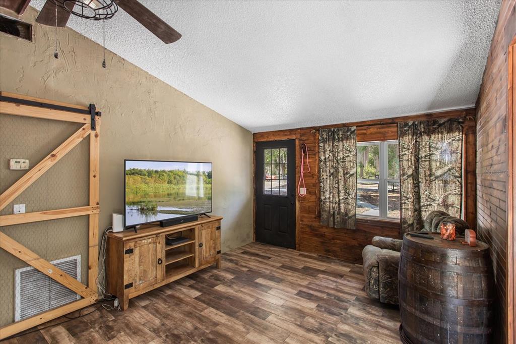 160 Deerpath Road DeBary, FL 32713 - Photo 7 of 38