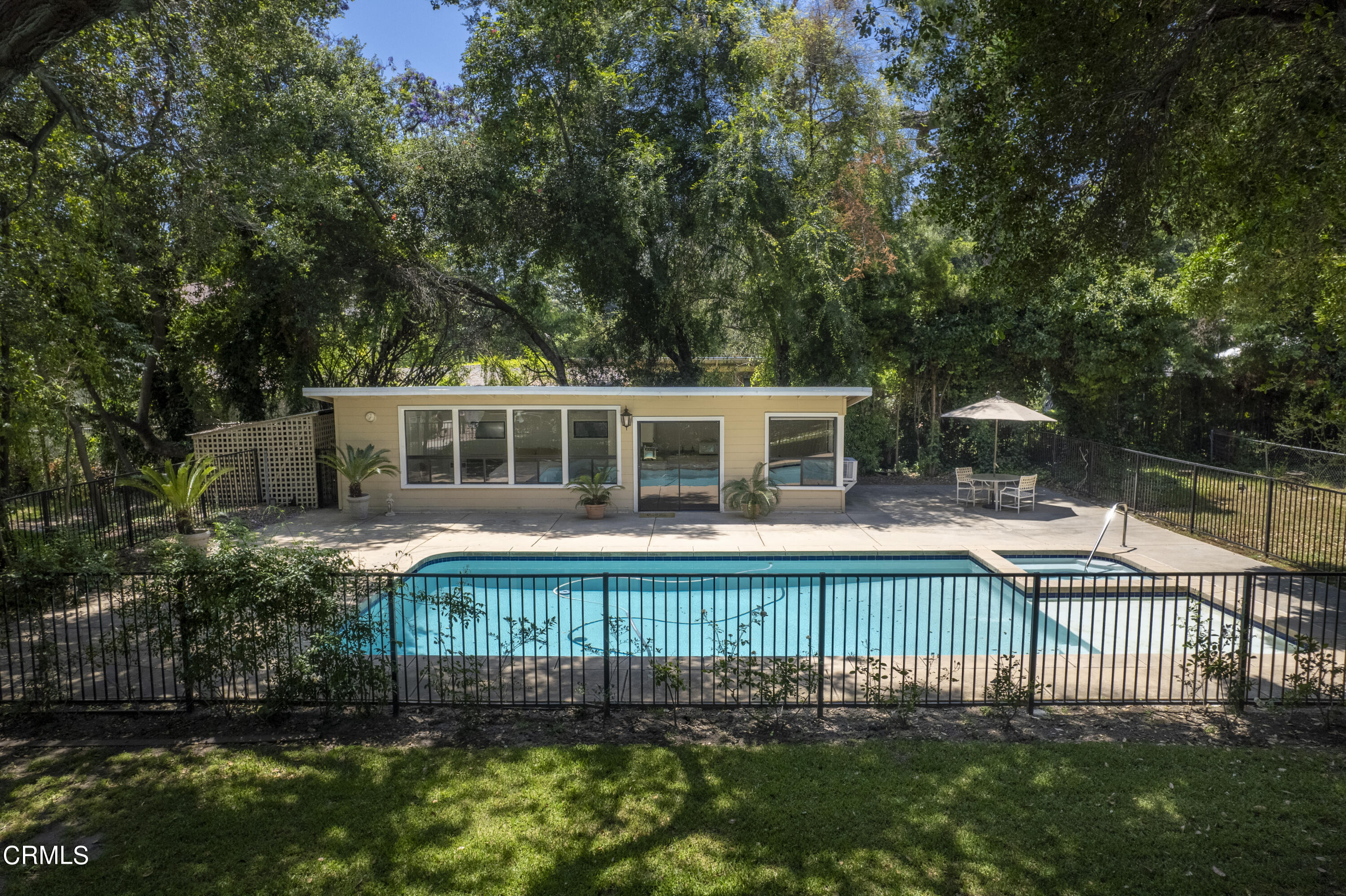 3287 Lombardy Road Pasadena, CA 91107 - Photo 28 of 59 a house view with a garden space