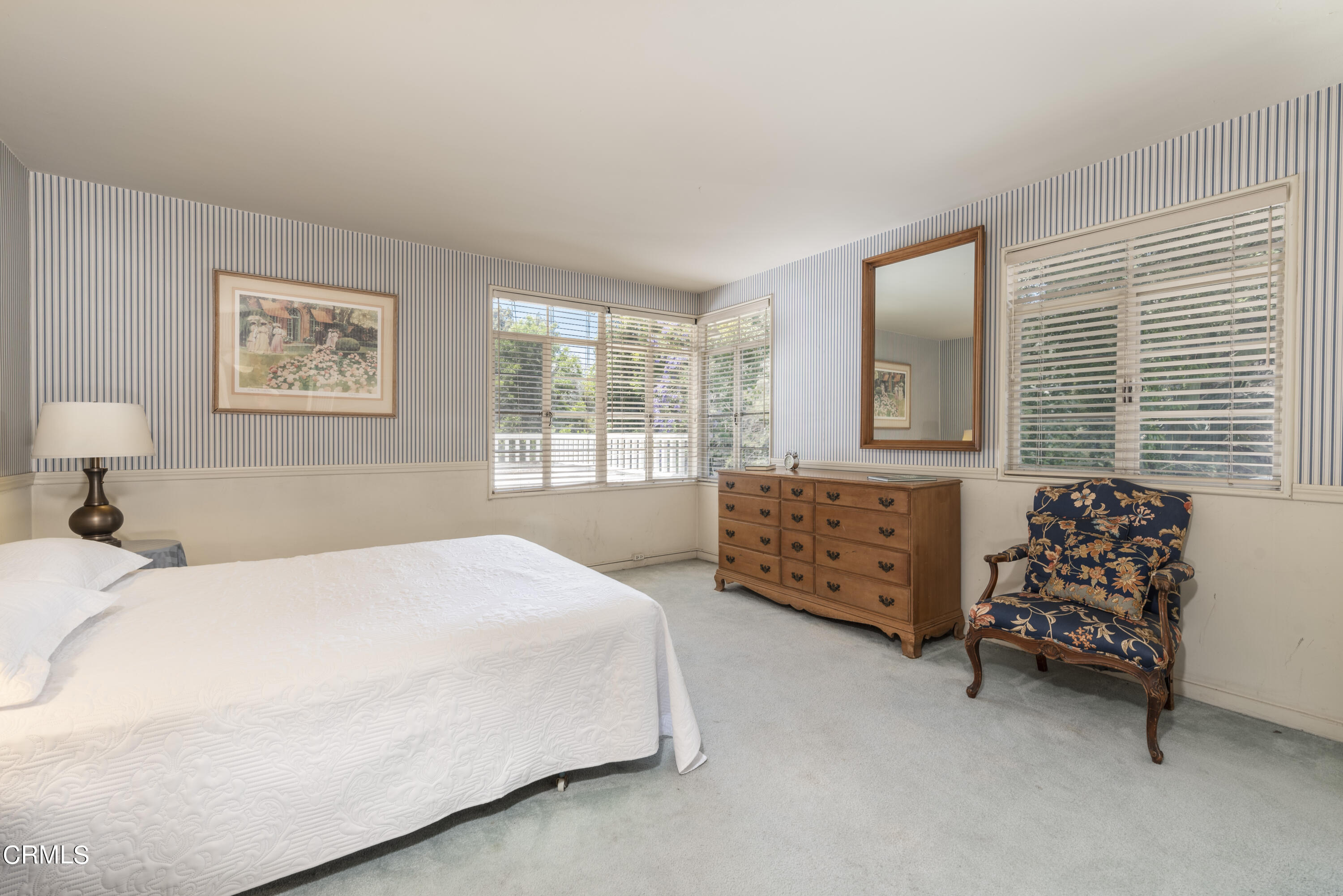 3287 Lombardy Road Pasadena, CA 91107 - Photo 40 of 59 a bedroom with a bed and a couch