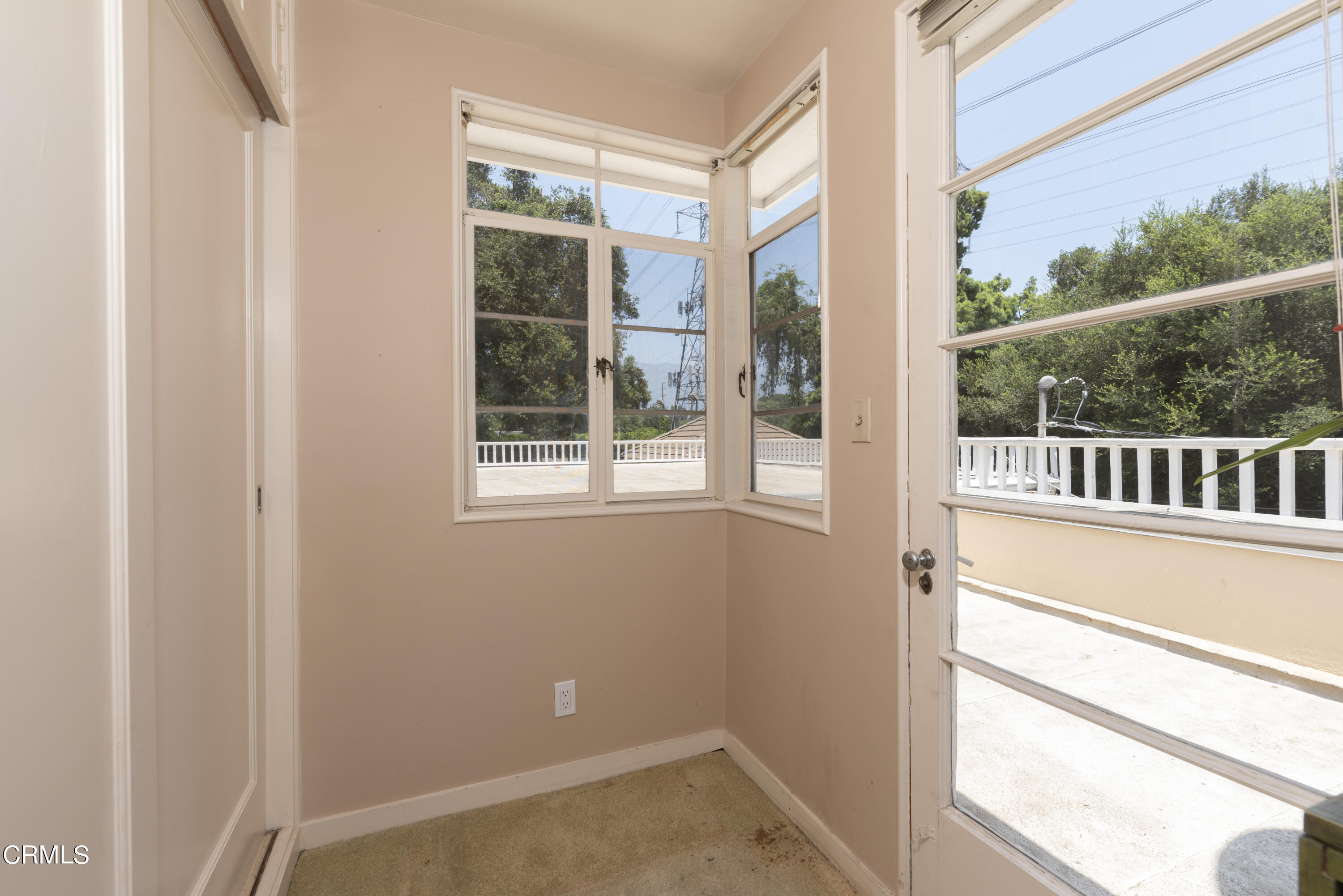 3287 Lombardy Road Pasadena, CA 91107 - Photo 46 of 59 a view of a small space with a window