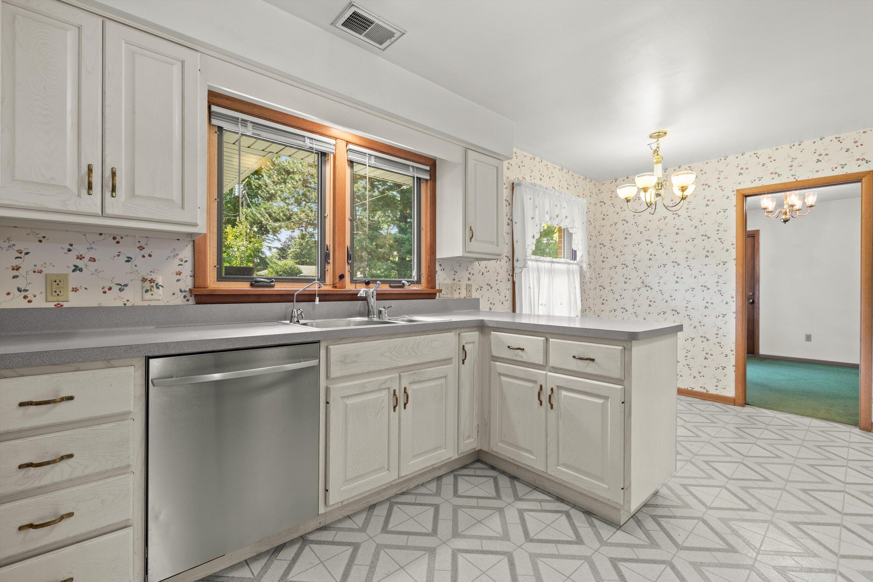 3628 Country Lane Racine, WI 53405 - Photo 12 of 42 12-Kitchen