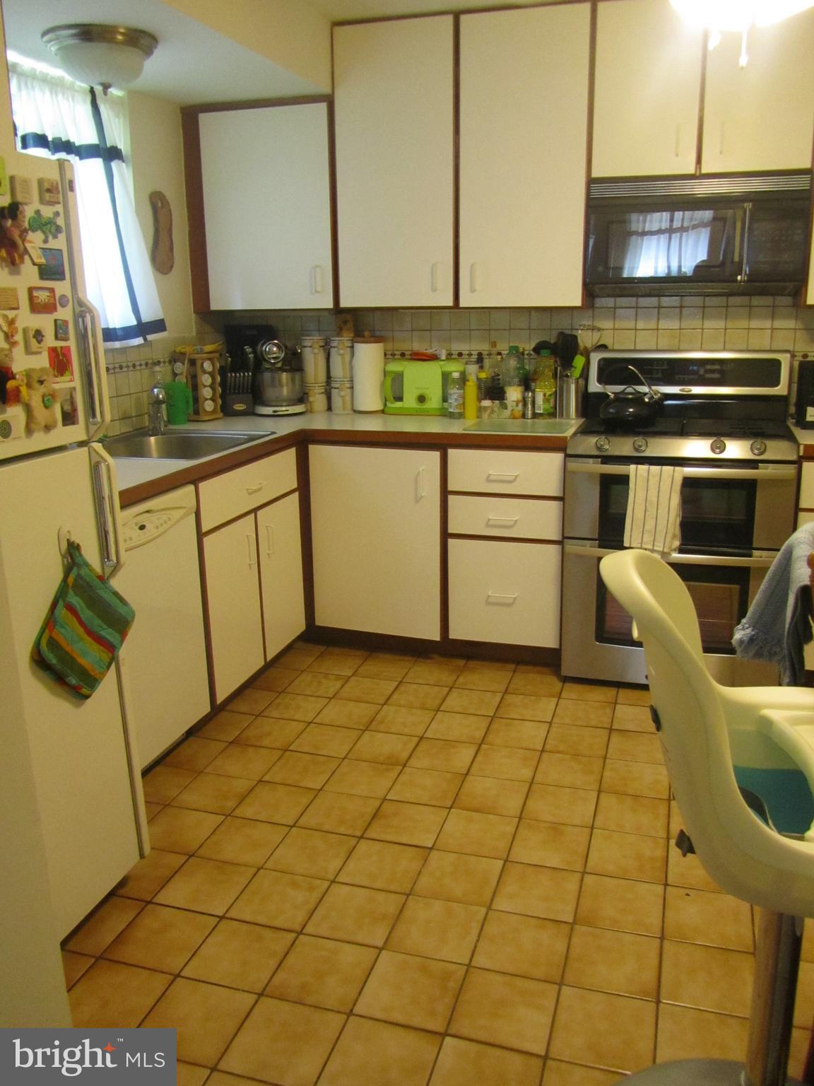 817 Hyde Road Silver Spring, MD 20902 - Photo 7 of 16 Kitchen