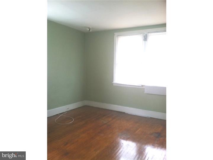 113 Englewood Road Upper Darby, PA 19082 - Photo 6 of 9 Bedroom - Main