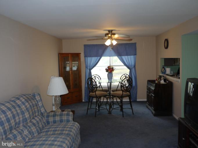 111 Laburnum Road Edgewood, MD 21040 - Photo 3 of 29 Living Room