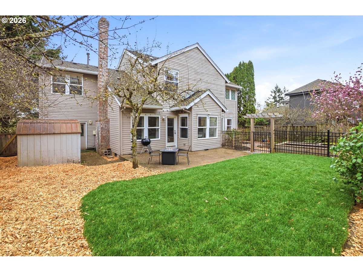 11185 Southwest Chickadee Terrace Beaverton, OR 97007 - Photo 2 of 28