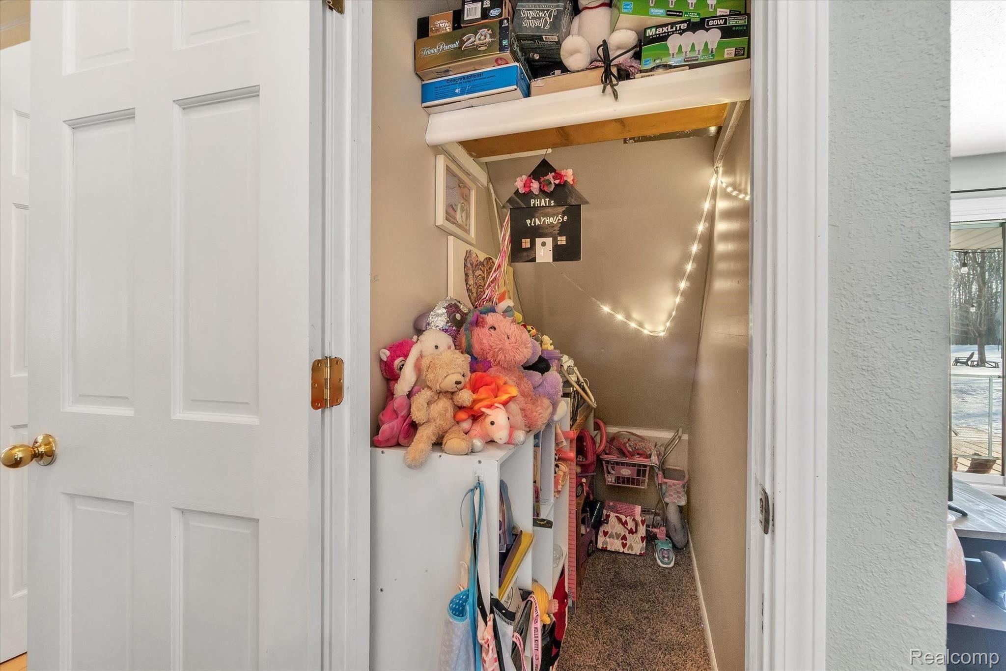 14490 Duffield Road Montrose, MI 48457 - Photo 13 of 43 13-14490-Duffield-Rd-WindowStill-Real-Estate-Photography-13.jpg