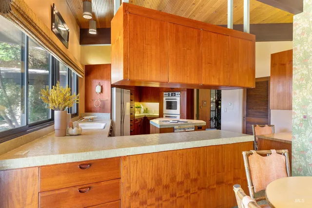 $2,498,888 | 4704 Hillcrest View Drive, Boise, ID 83705