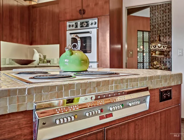 $2,498,888 | 4704 Hillcrest View Drive, Boise, ID 83705