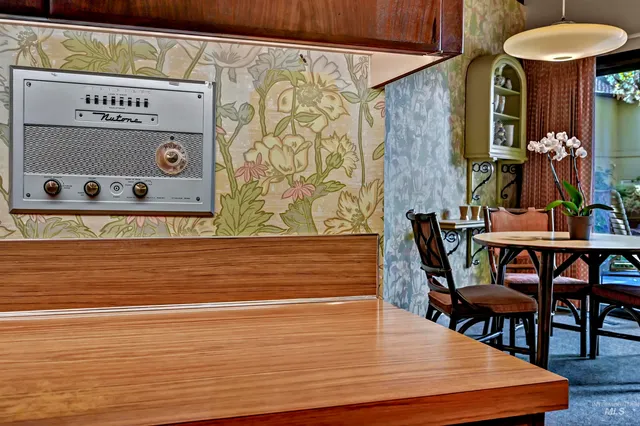 $2,498,888 | 4704 Hillcrest View Drive, Boise, ID 83705