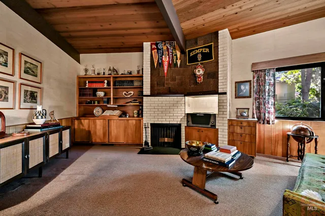 $2,498,888 | 4704 Hillcrest View Drive, Boise, ID 83705