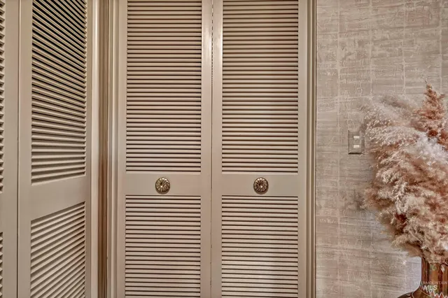 $2,498,888 | 4704 Hillcrest View Drive, Boise, ID 83705