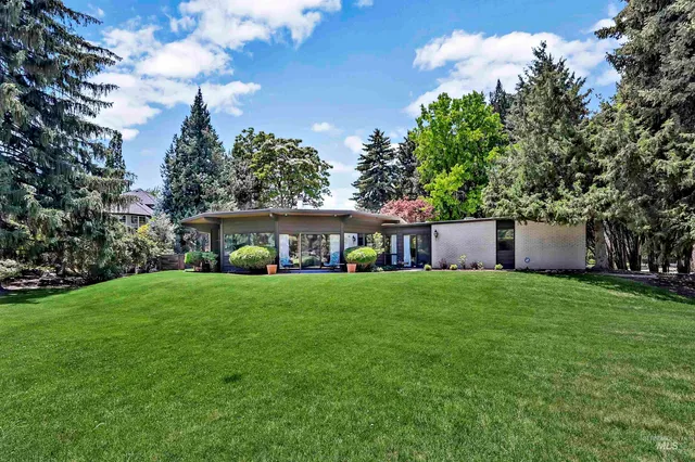 $2,498,888 | 4704 Hillcrest View Drive, Boise, ID 83705