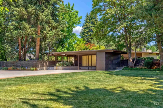 $2,498,888 | 4704 Hillcrest View Drive, Boise, ID 83705