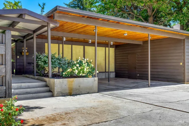 $2,498,888 | 4704 Hillcrest View Drive, Boise, ID 83705