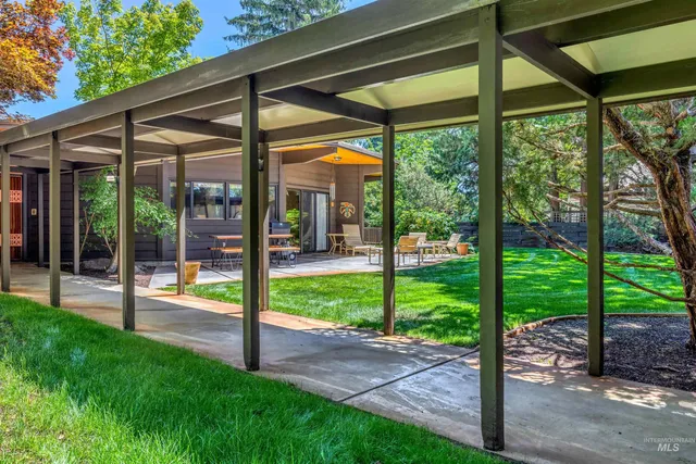 $2,498,888 | 4704 Hillcrest View Drive, Boise, ID 83705